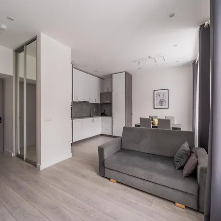 Dzintaru Beachside 1br With Courtyard View, Walk To Nature & Sea Apartamento Jūrkalne